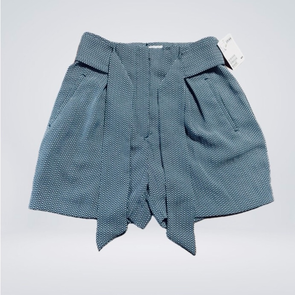 H&M Navy Blue and White Shorts Tie Belt Size 6 Dressy